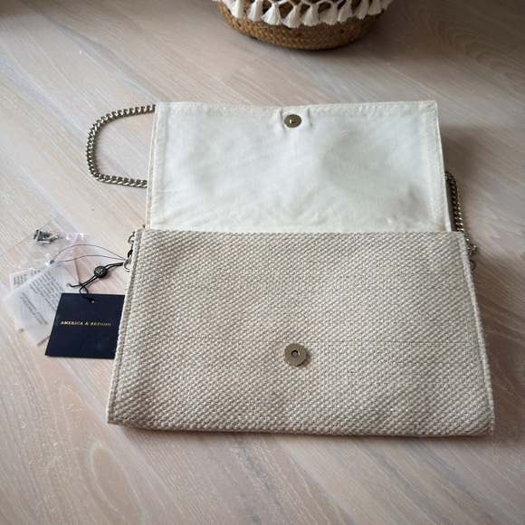 America & Beyond Clutch - Glitz and Glam - Picture 3 of 6